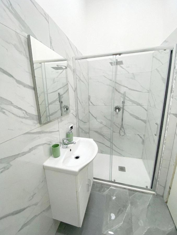 Bed & Breakfast Domus Luigi Leone Ii Napels