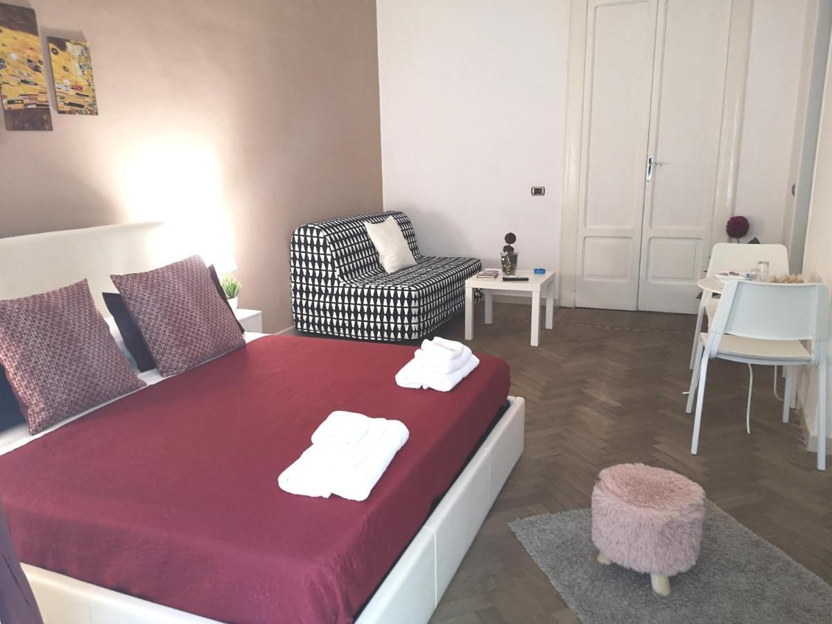 Domus Luigi Leone Ii Bed & Breakfast Napels