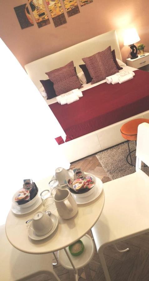 Couette-café Domus Luigi Leone Ii *