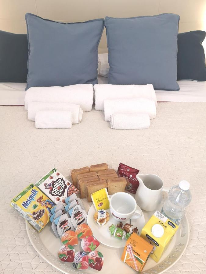 Domus Luigi Leone Ii Couette-café *